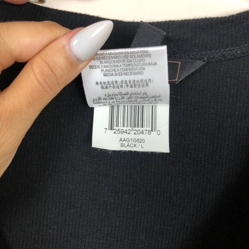 BCBG MAXAZRIA Black v neck short sleeve ribbed long tee - Picture 2 of 5
